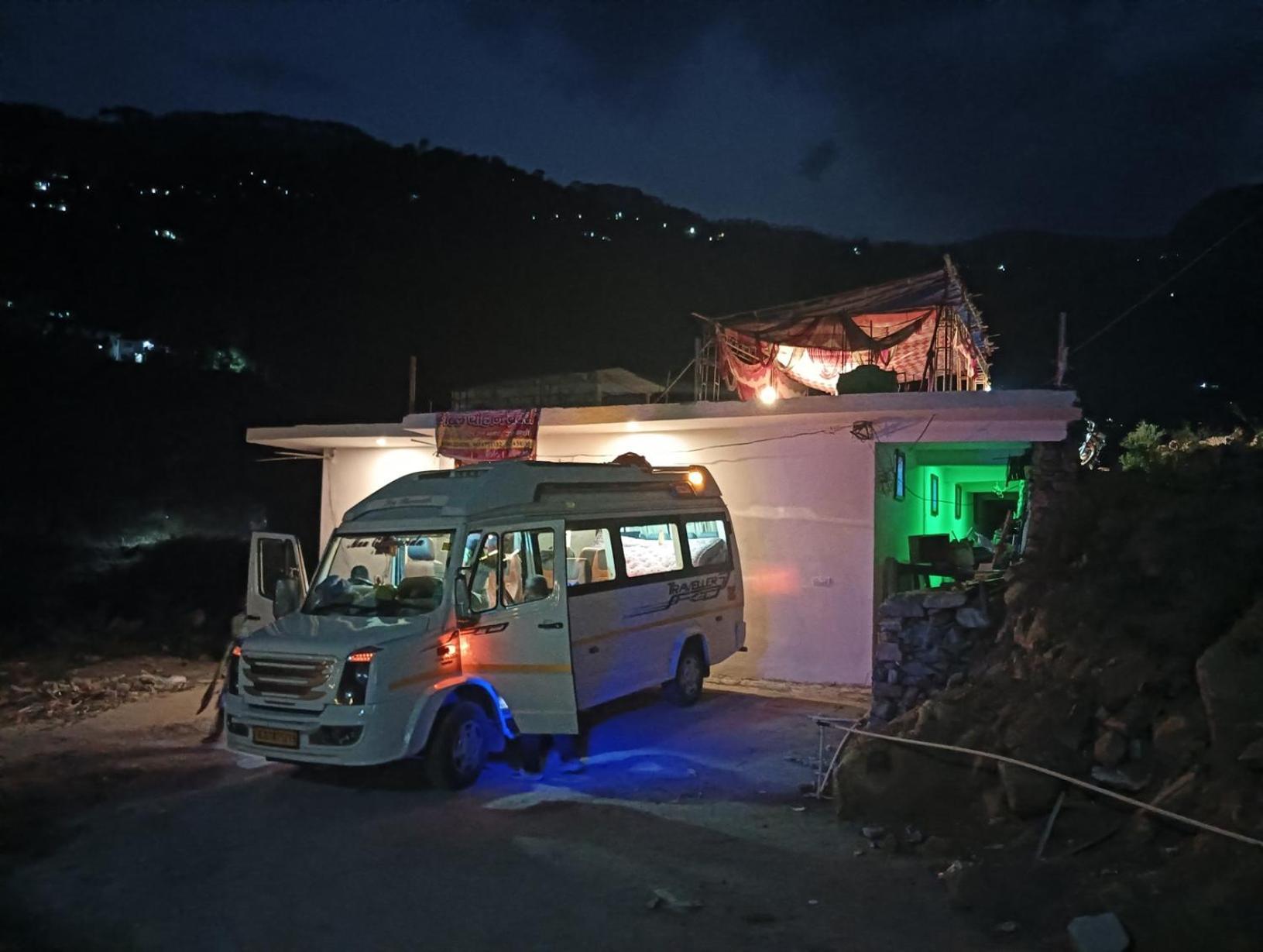 Hotel Chauhan Brothers Uttarkāshi Exteriér fotografie