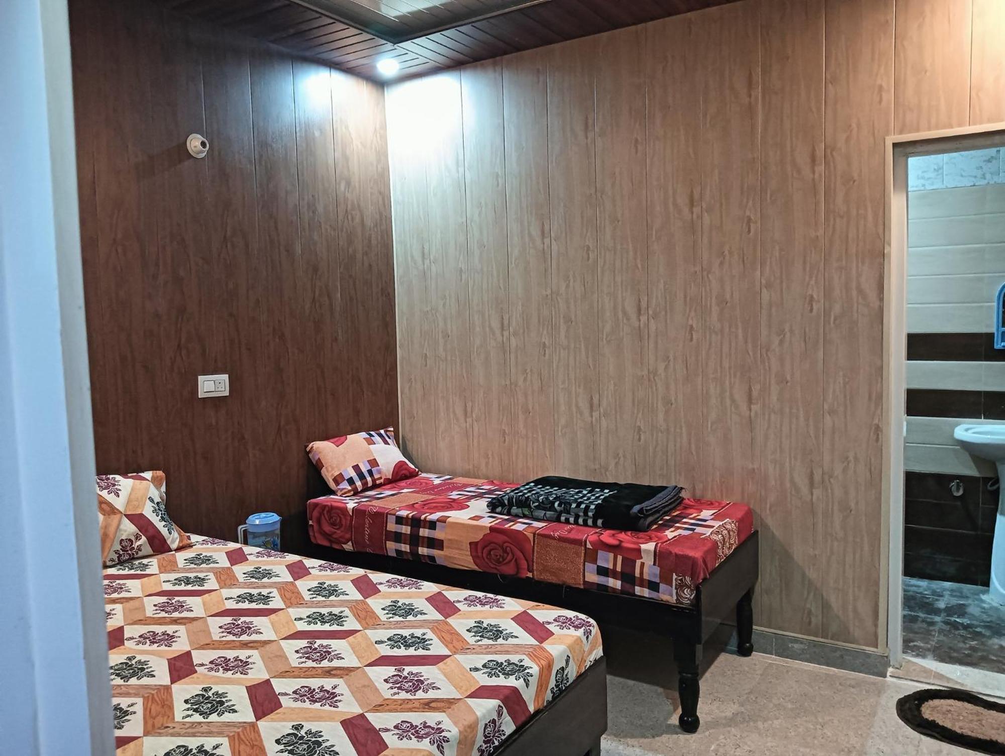 Hotel Chauhan Brothers Uttarkāshi Exteriér fotografie